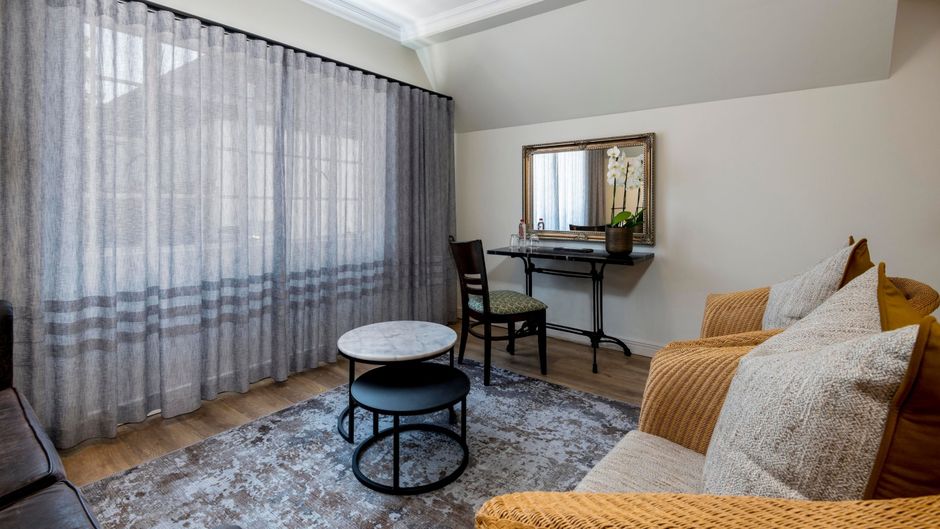 ANEW Hotel Hilton Suite