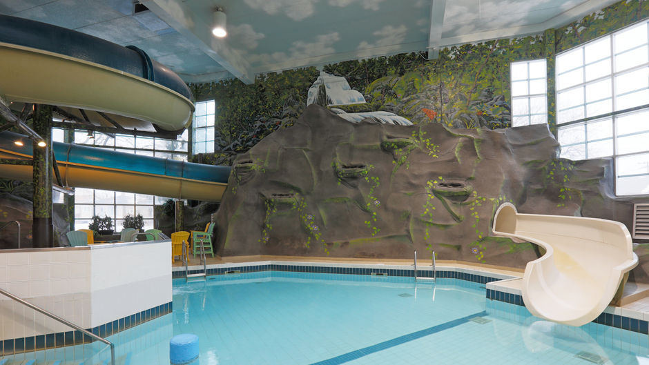 Canad Inns Windsor Park Pool