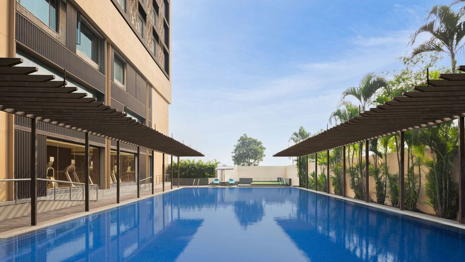 Le Meridien Surat Pool