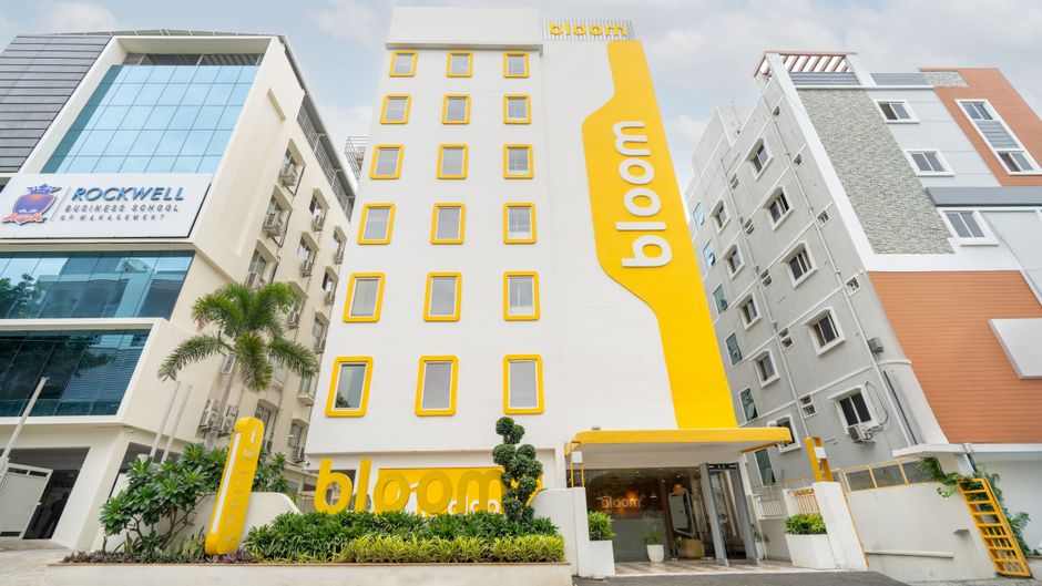 Bloom Hotel - Cyber Towers Exterior