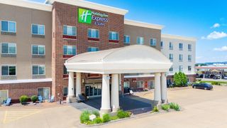 Holiday Inn Express Hotel & Suites