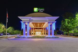 Holiday Inn Express Hotel & Suites