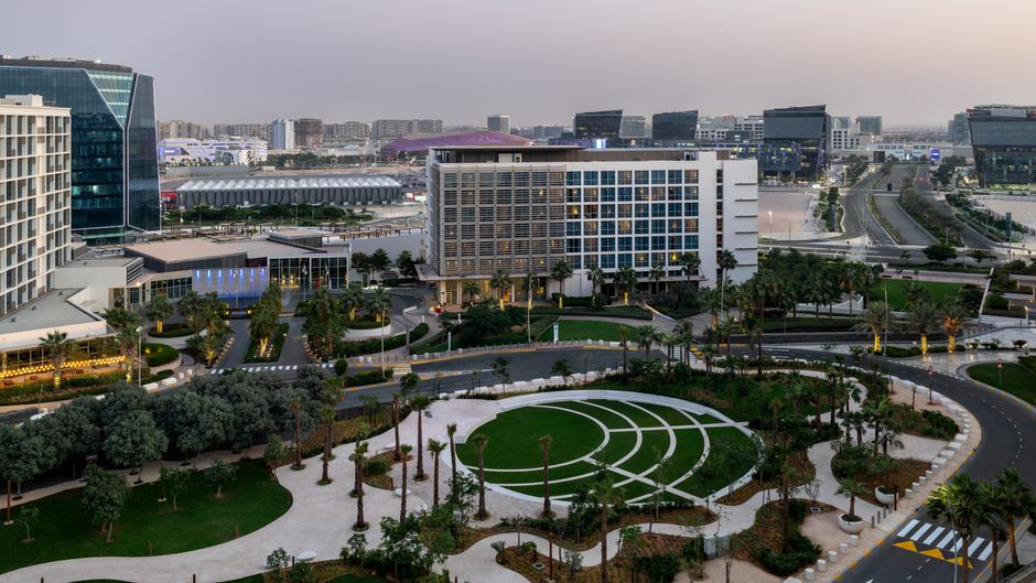 Yas Plaza Circuit Exterior