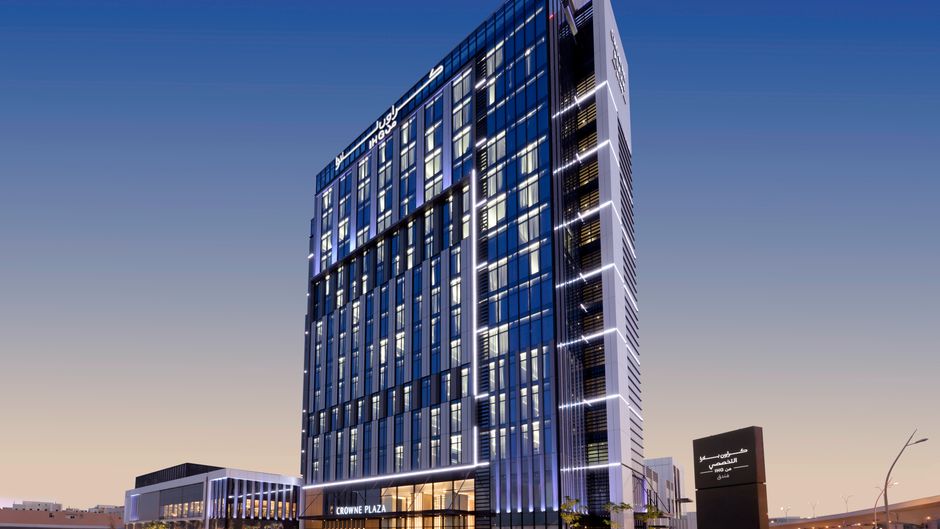 Crowne Plaza Riyadh Al Takhassusi by IHG Exterior