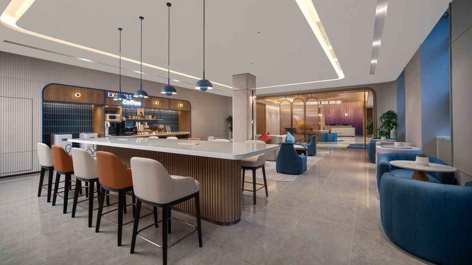 Holiday Inn Exp Qingdao Downtown Exterior
