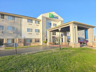 Holiday Inn Express & Suites