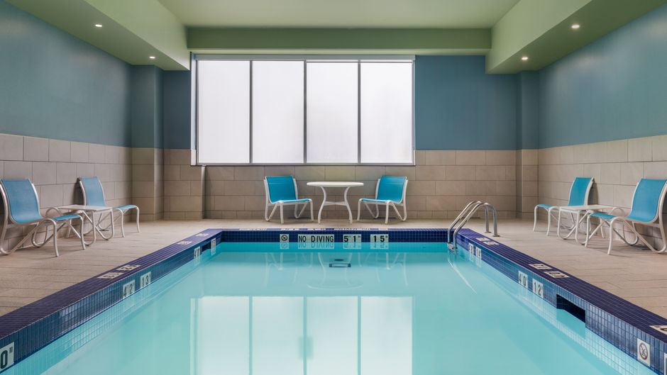 Holiday Inn Express Windsor Waterfront Pool