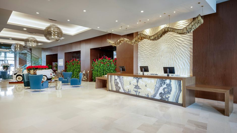 Le Meridien City Center Lobby
