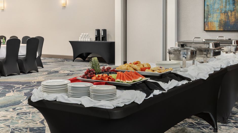 Holiday Inn Oakville Centre Ballroom
