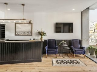 Port Hotel
