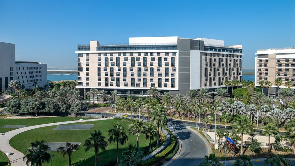 Yas Plaza Mangroves Exterior