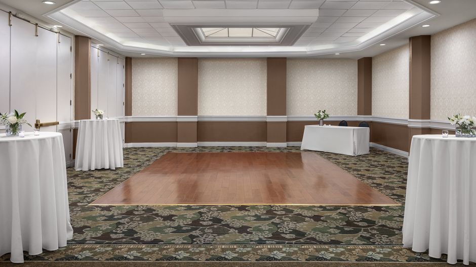 Holiday Inn & Suites Oakville @ Bronte Ballroom