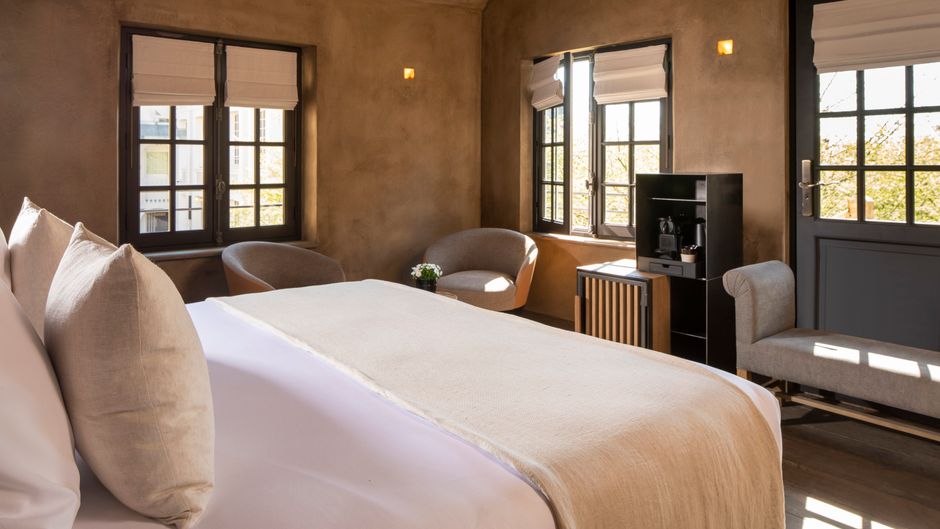 Le Saint-Delis Room