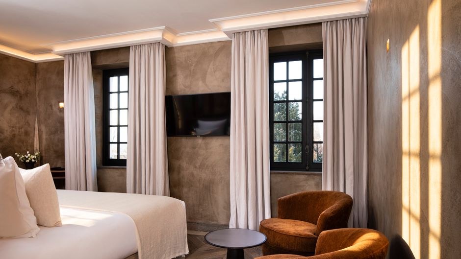 Le Saint-Delis Room