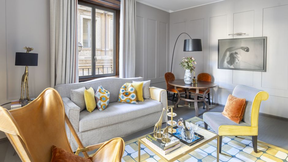 Singer Palace Hotel Suite