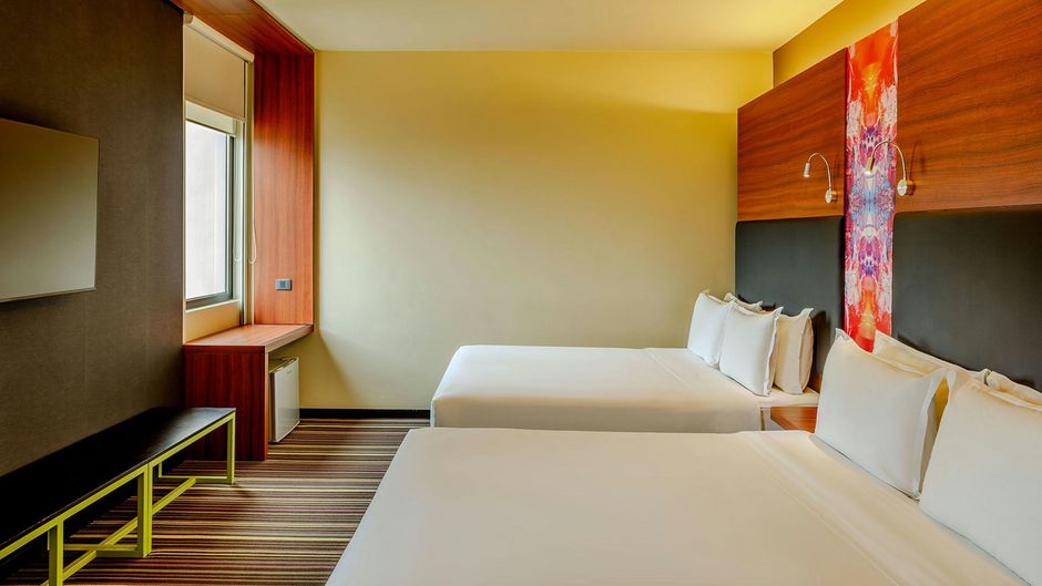 Aloft Asuncion Room