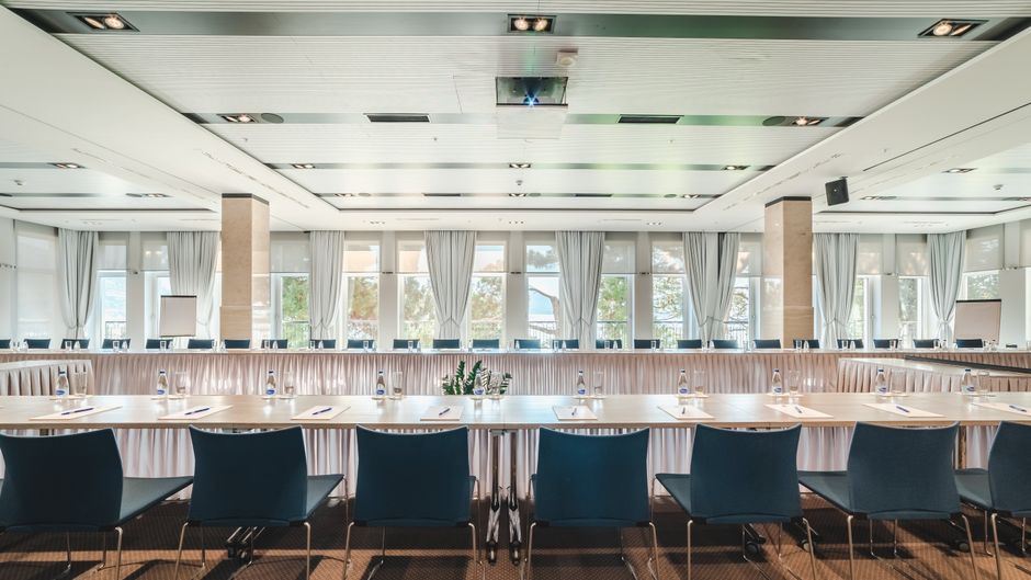 Crowne Plaza Budva Meeting