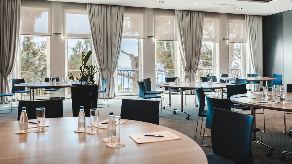 Crowne Plaza Budva Meeting