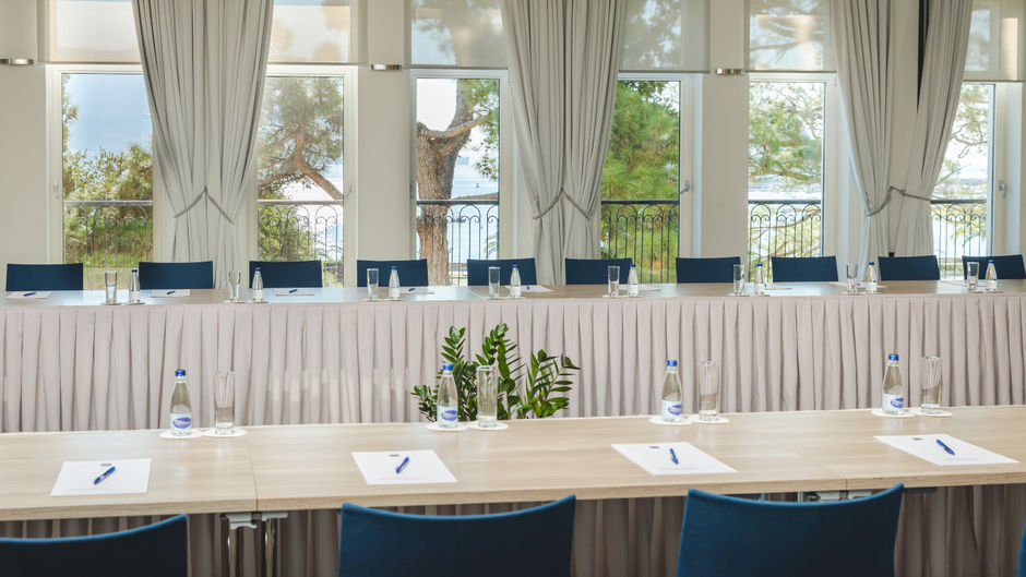 Crowne Plaza Budva Meeting