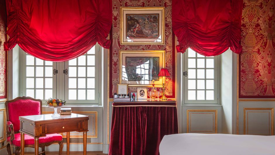 Chateau Louise de la Valliere Room