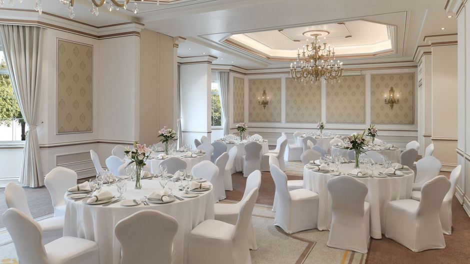 Al Aziziyah Boutique Hotel Meeting
