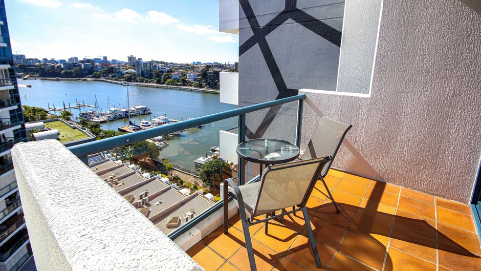 Central Dockside Apartment Hotel Room