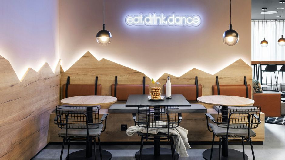 Moxy Zurich Restaurant