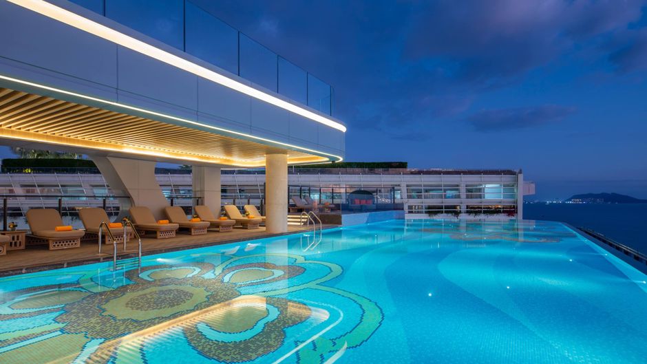 voco Sanya Bay Pool