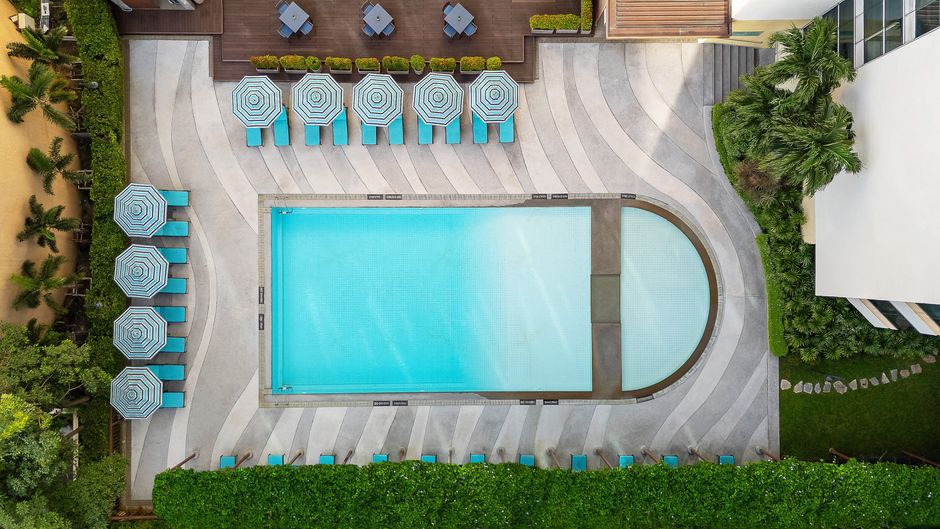 Holiday Inn Bangkok Silom Pool