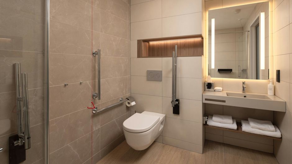 AC Hotel by Marriott Inverness Room
