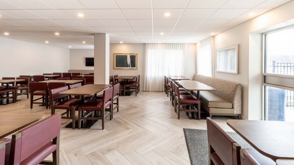 Holiday Inn Express & Suites Halifax Restaurant