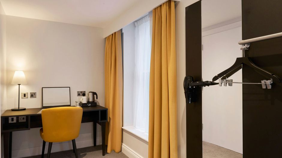 Four Points Flex Kensington Olympia Room