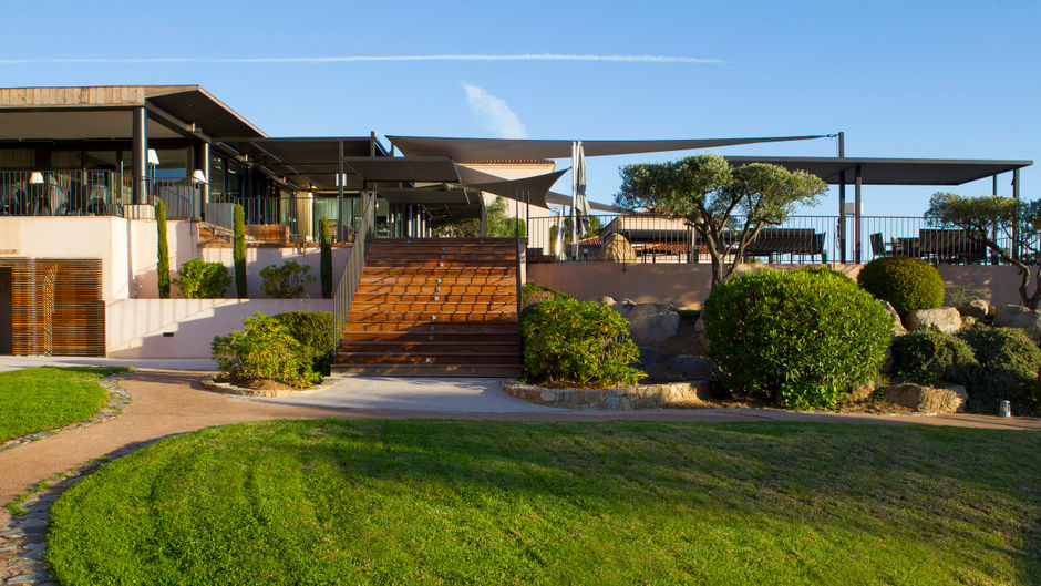 La Villa Exterior