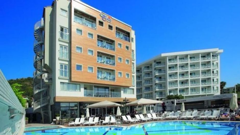 Cettia Beach Resort Exterior