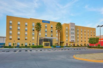 City Express by Marriott Plaza Central