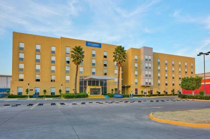 City Express by Marriott Plaza Central