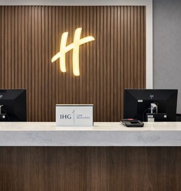Holiday Inn & Suites Mississauga