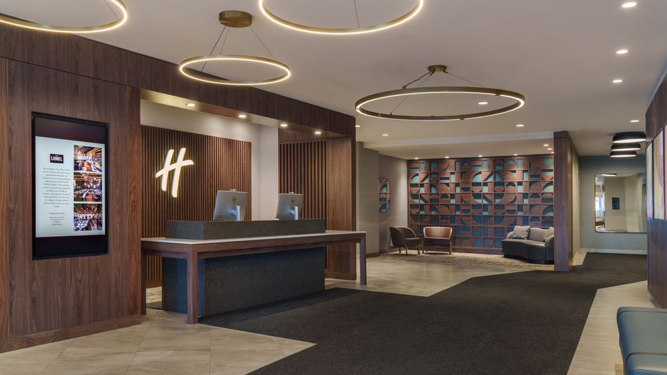 Holiday Inn Laval-Montreal Exterior