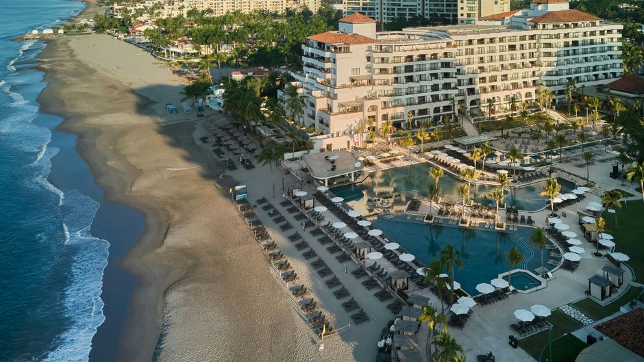 Marriott Puerto Vallarta Resort & Spa Beach