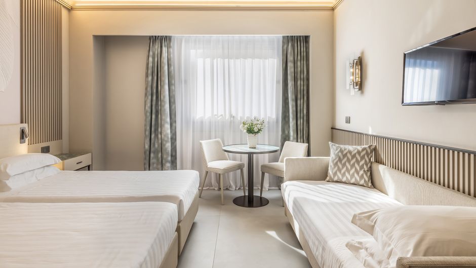 Abacus Hotel Room