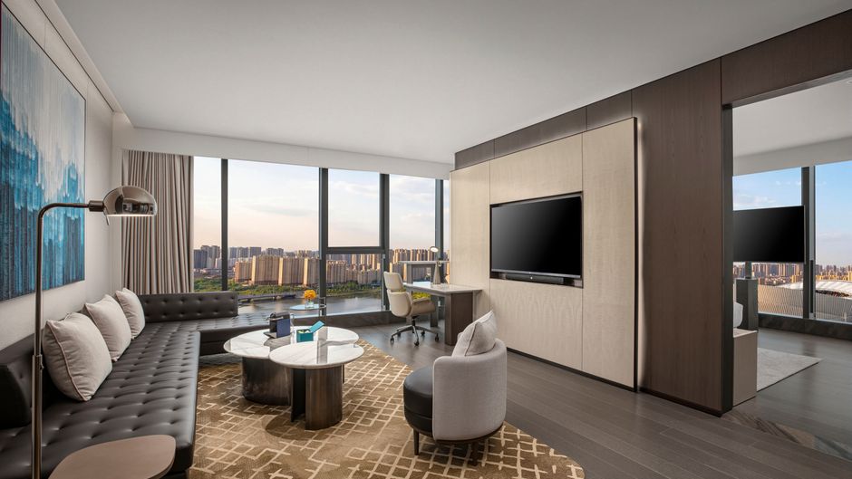 Crowne Plaza Olympic Sports Center Suite