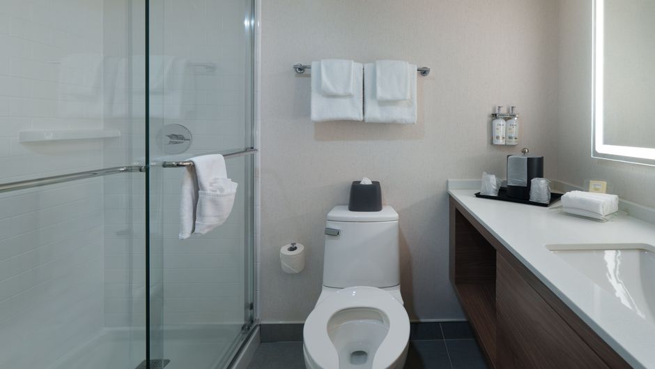 Holiday Inn Laval-Montreal Room
