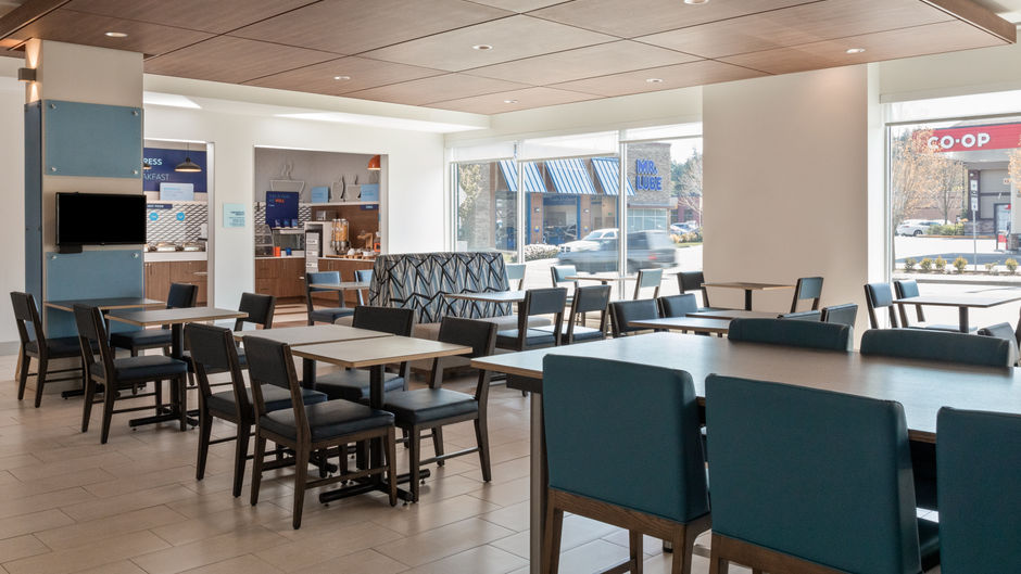 Holiday Inn Express & Suites Victoria Restaurant