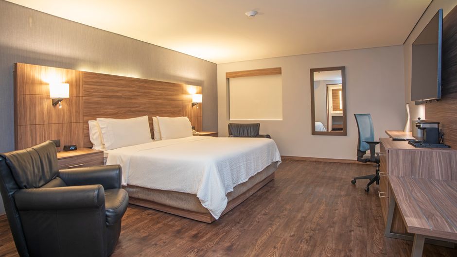 Holiday Inn Express Morelia Suite