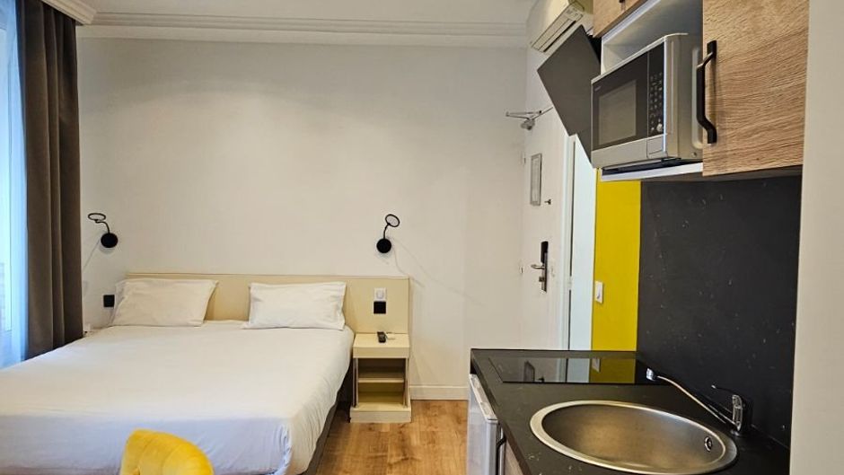 Panam Hotel Paris Room