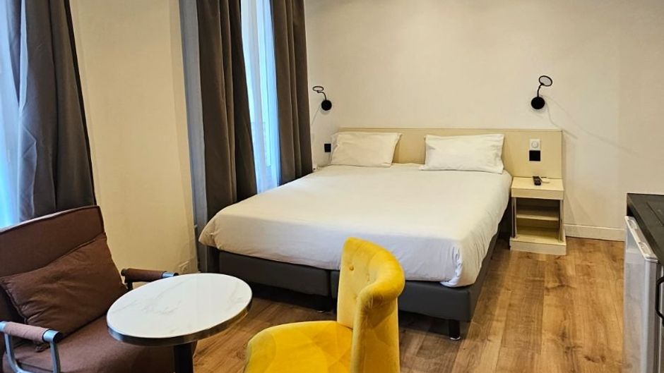 Panam Hotel Paris Room