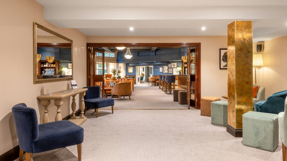 Thatchers Hotel Lobby