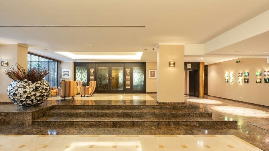 TOP CityLine Hyllit Hotel Lobby