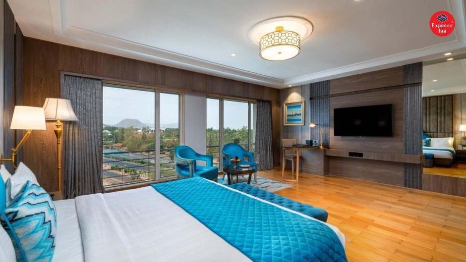 Express Inn Nashik Suite