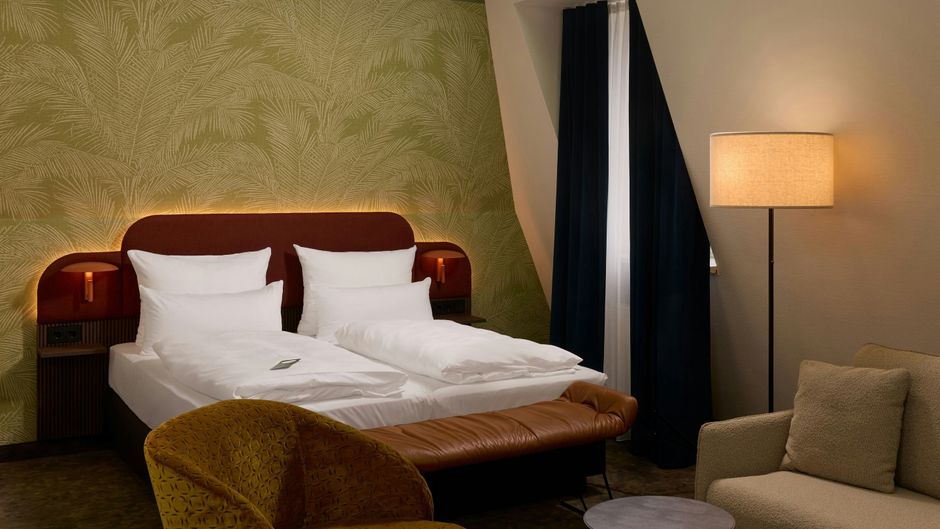 Metropolitan Hotel by Flemings Room